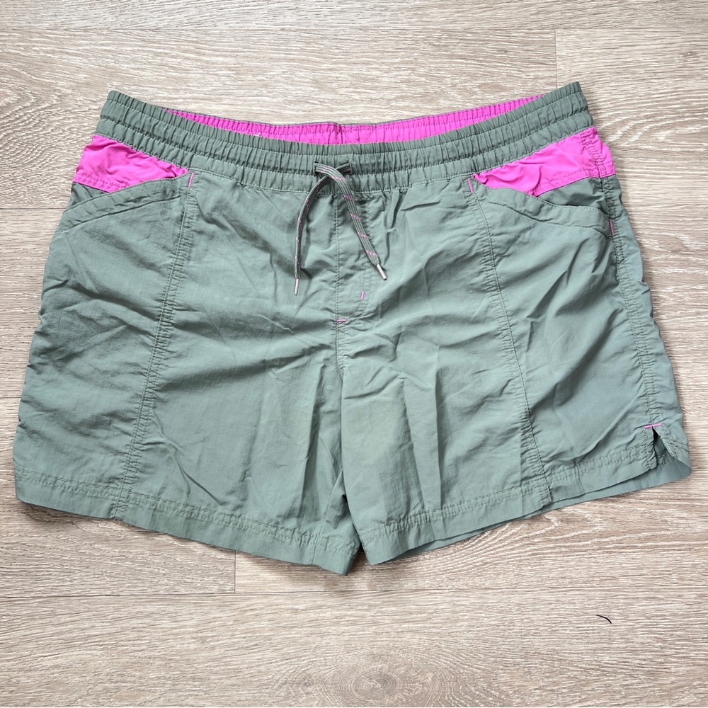 Columbia Green/Gray & Pink Activewear Shorts, Large, Hiking Fishing Running